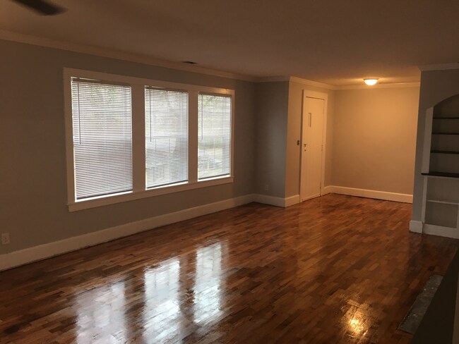 Building Photo - 23 Roseway Cir