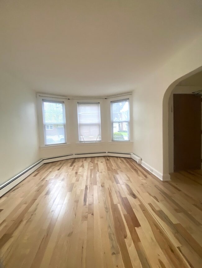 19 Susquehanna Ave Unit 1, Rochelle Park, NJ 07662 Apartments in