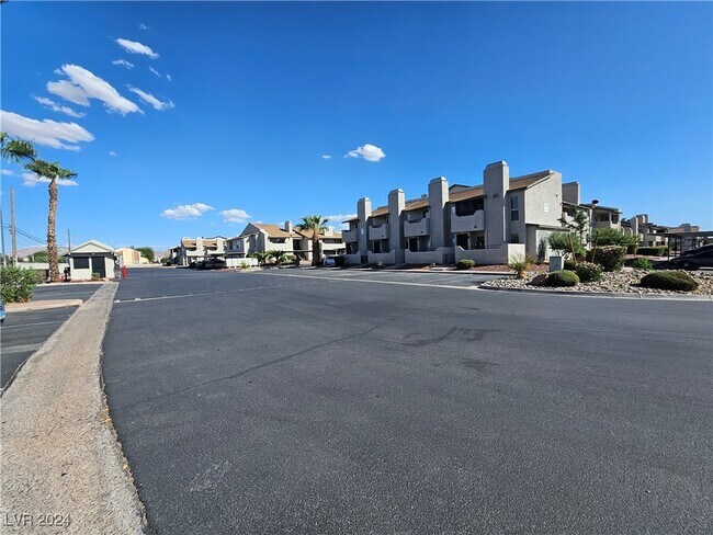 Foto del edificio - 3749 Carlyle Dr