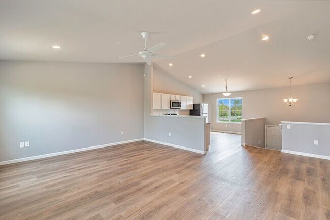 Building Photo - 3049 Trafalgar Dr