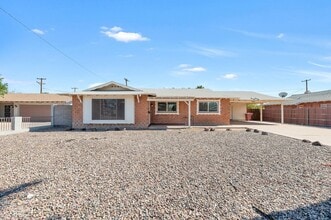 Building Photo - 2801 N Granite Reef Rd