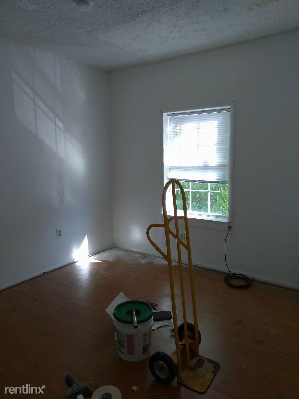 Building Photo - 907 Buttonwood St