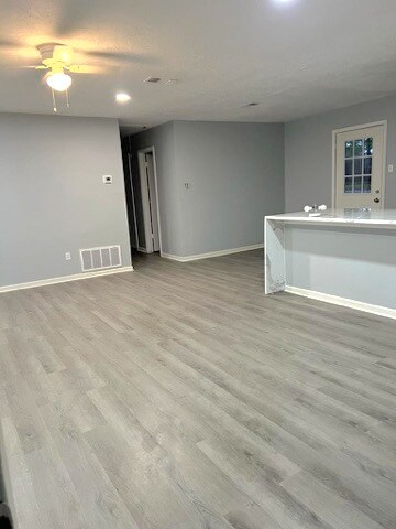 Building Photo - 114 Bybee Dr
