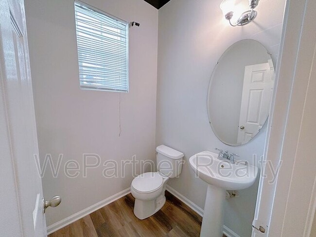 Foto del edificio - 3459 Dianthus Ln NW