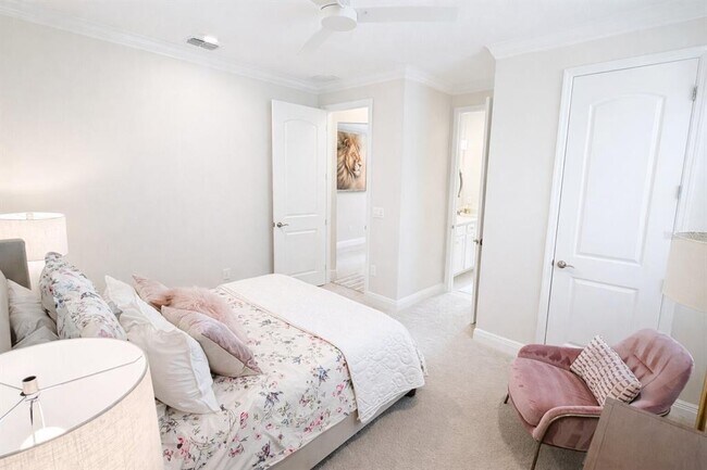 Foto del edificio - 9241 Patrimonio Loop