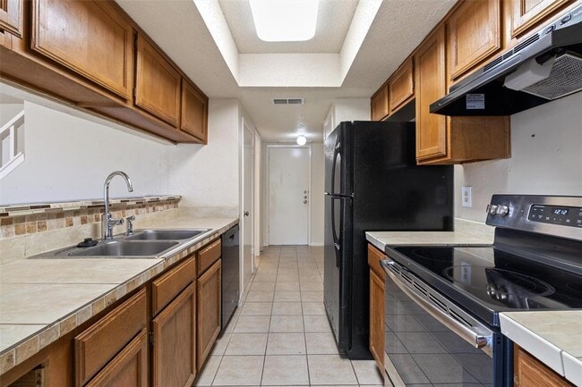 Building Photo - 13359 Water Oak Ln