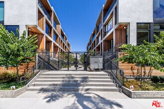 Building Photo - 610 S Van Ness Ave