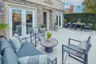 Building Photo - 410 Acacia Ave