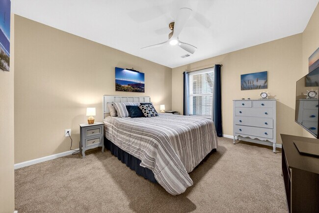 Building Photo - 763 Blue Stem Dr