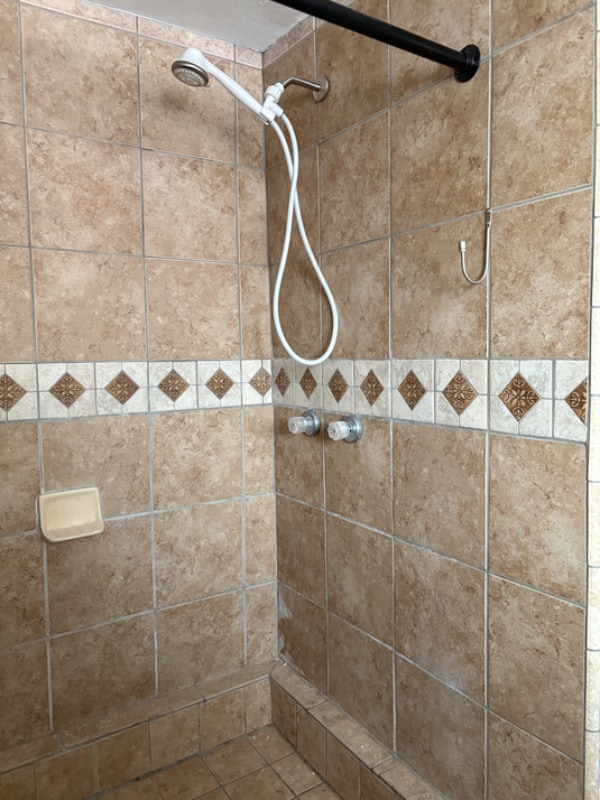 Building Photo - 1246 E Belmont Ave