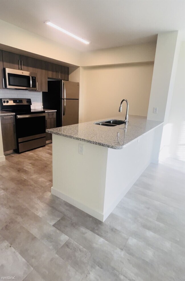 Foto del edificio - 1 br, 1 bath Condo - 70 NW 107th Ave NUEVO...