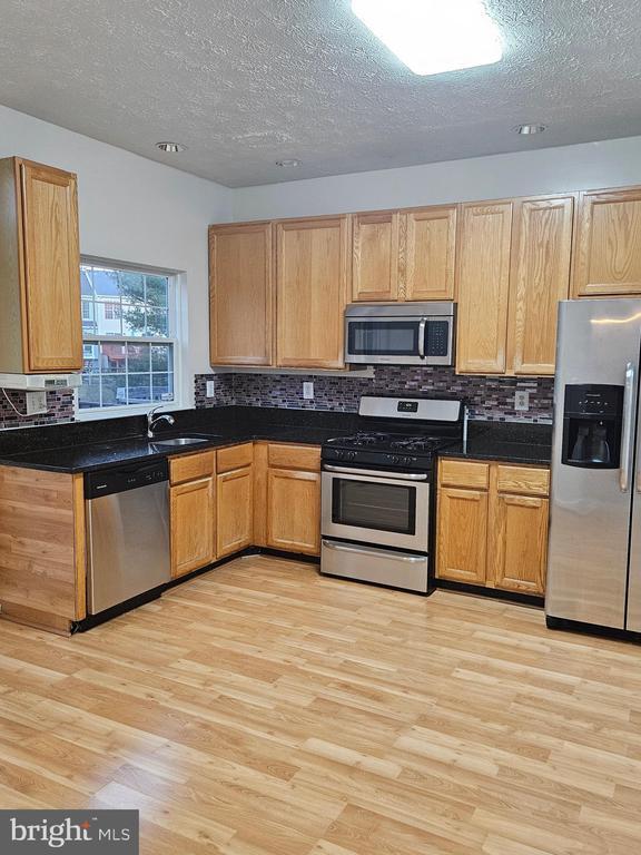 Foto del edificio - 232 Eisenhower Ct