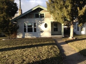 Building Photo - 1208 W 31st St