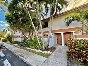 Building Photo - 4403 SW 70th Terrace
