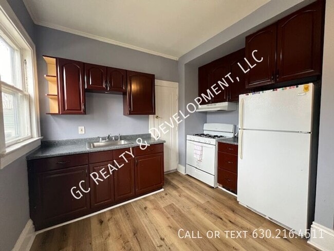Building Photo - 253 S Channing St