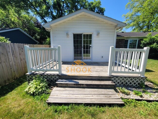 Building Photo - TURN KEY 3 BEDROOM HOME