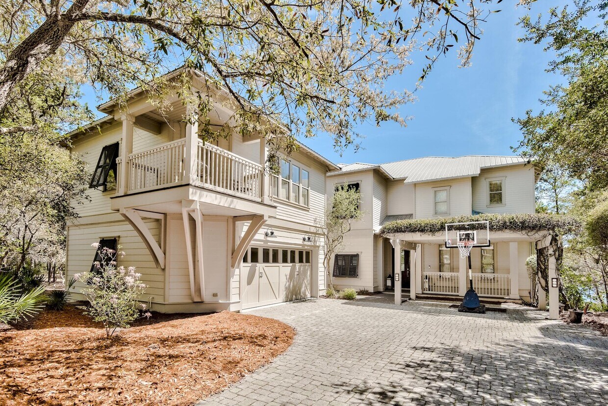 Primary Photo - 100 Chance Ln
