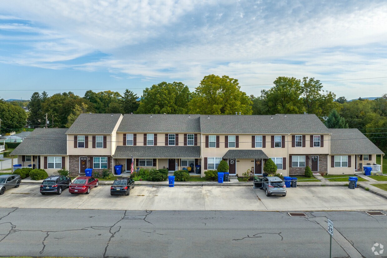 Building Photo - 1002 Rebecca St