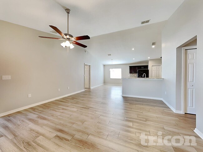 Foto del edificio - 1920 Bretton Ridge Dr