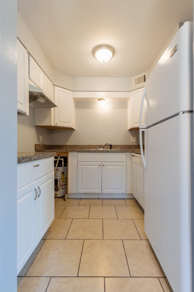 Building Photo - Silkwood Apartments