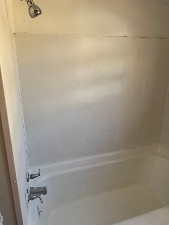 Building Photo - 2821 Gurnee Ave