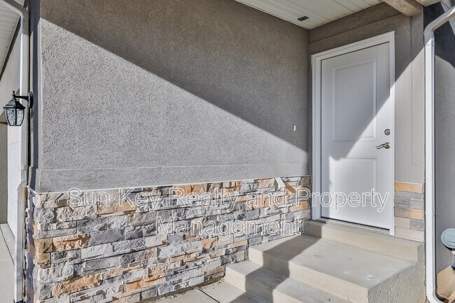 Foto del edificio - 734 N 160 E