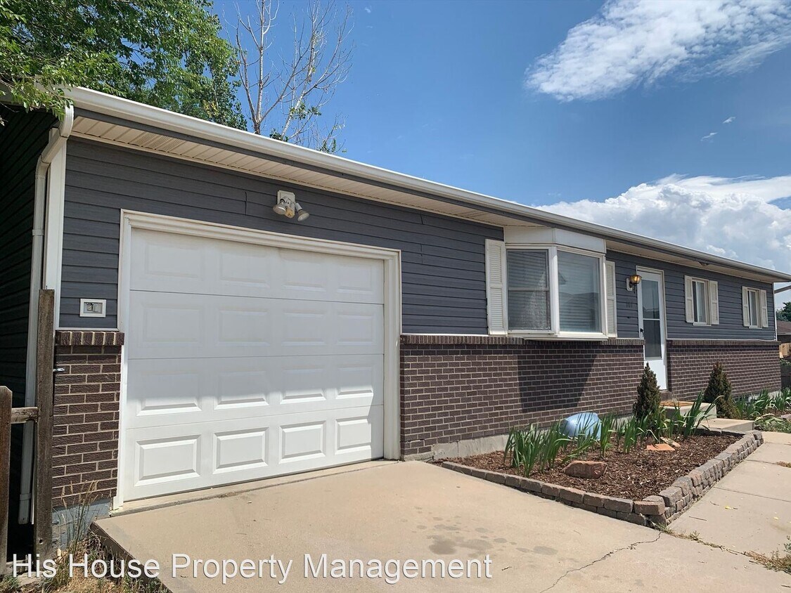 Foto principal - 4 br, 2 bath House - 107 Main St