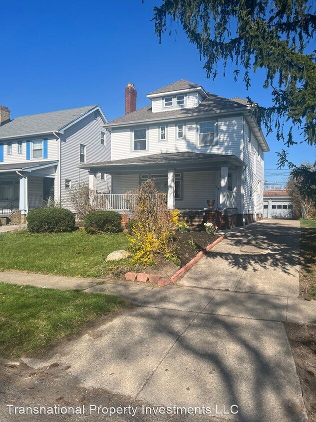 4 br, 2.5 bath House 2123 Hampstead Rd House Rental in Cleveland