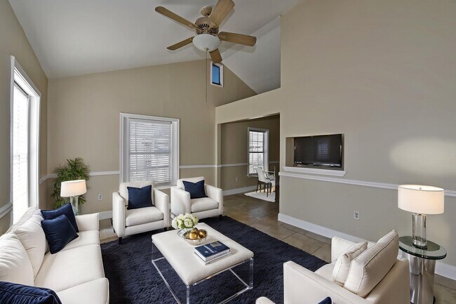 Foto del edificio - Stylish and Spacious 4-Bedroom Home PLUS Casita/In-Law (with kitchen/living/bedroom/bath)