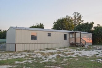 Building Photo - 900 Phillip Ln