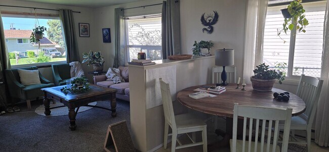 Foto del edificio - Port Angeles Duplex for Lease