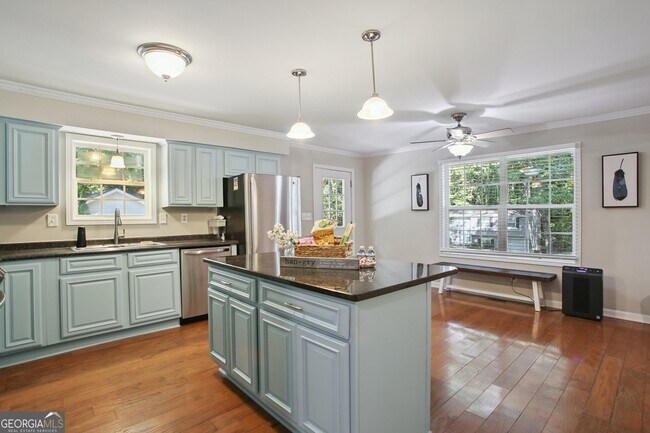Foto del edificio - 102 Hickory Dr
