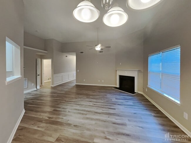 Building Photo - 4615 Derby Loop