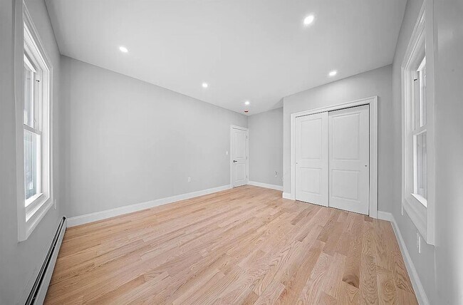 Building Photo - 170-6 Foch Blvd