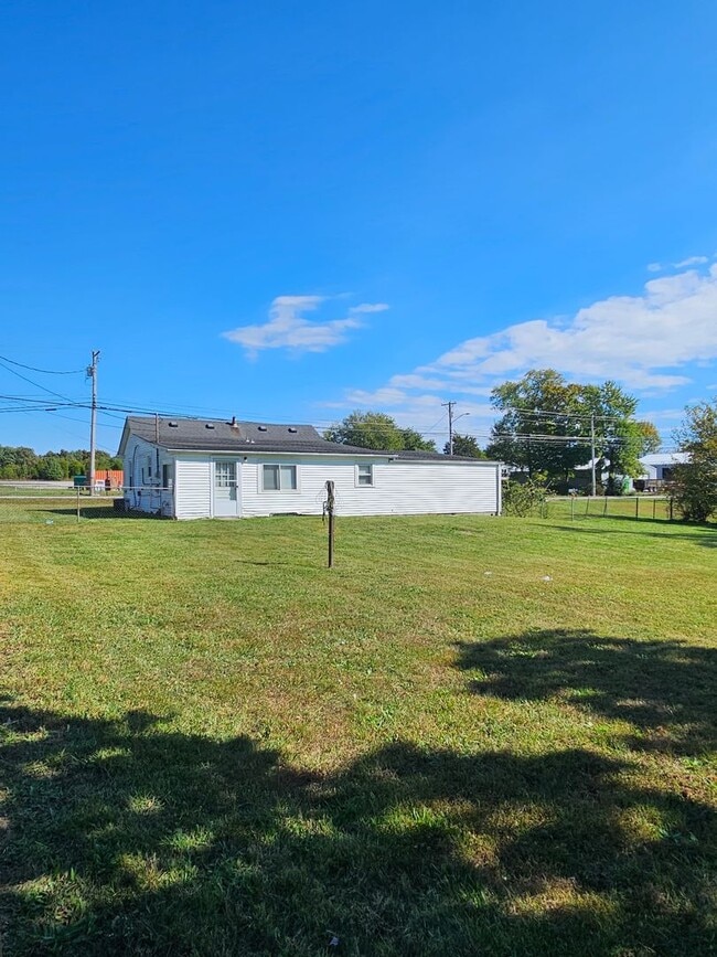 Building Photo - 4165 S Wilson Rd
