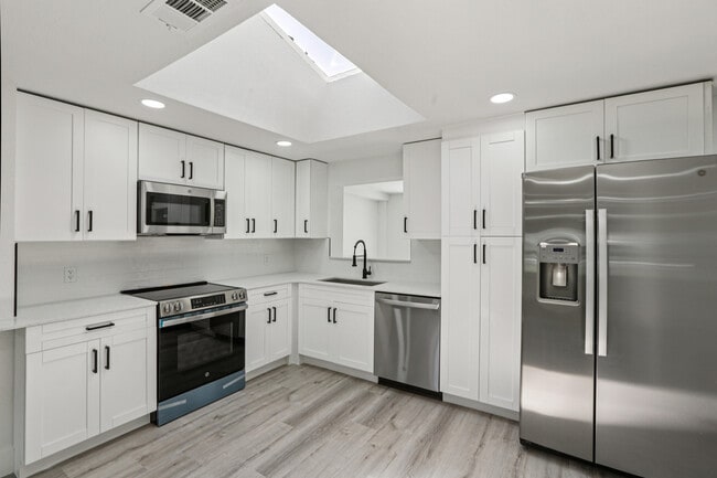 Foto del edificio - 4946 Avery Rd