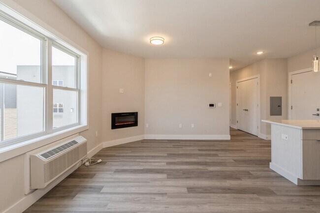 Foto del edificio - 6108 Hudson Ave