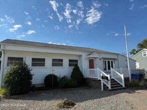 Building Photo - 508 Hooper Ave