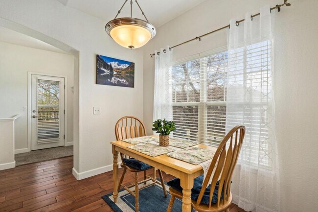 Foto del edificio - 5014 Brookfield Dr