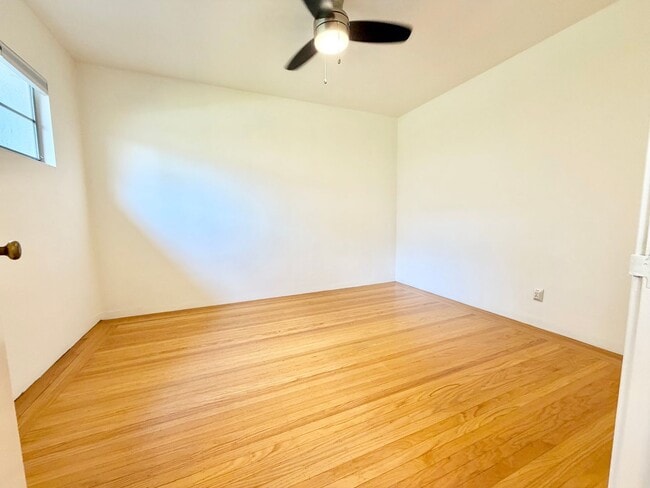 Foto del edificio - 1300 Hoover St