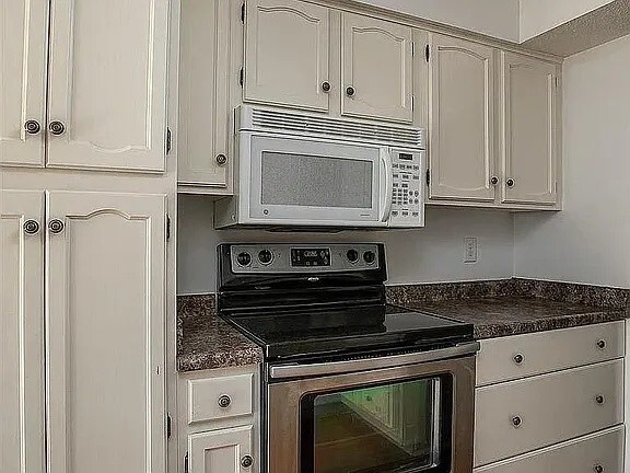 Building Photo - 3060 Parkwild Dr