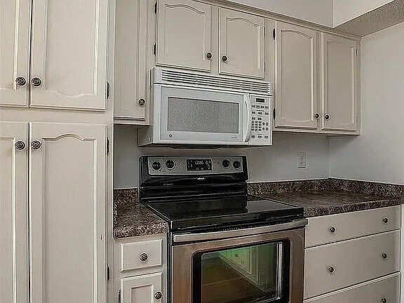 Foto del edificio - 3060 Parkwild Dr