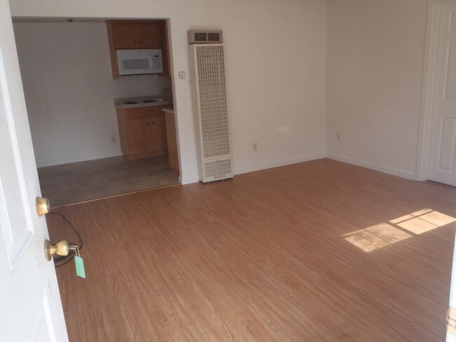 Building Photo - 0251