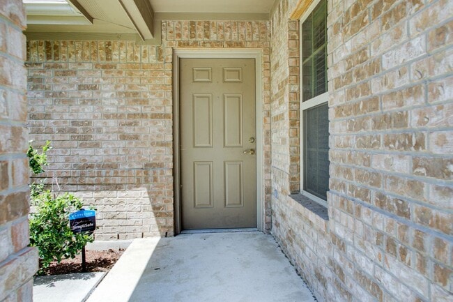 Building Photo - 7000 Crestone Rd