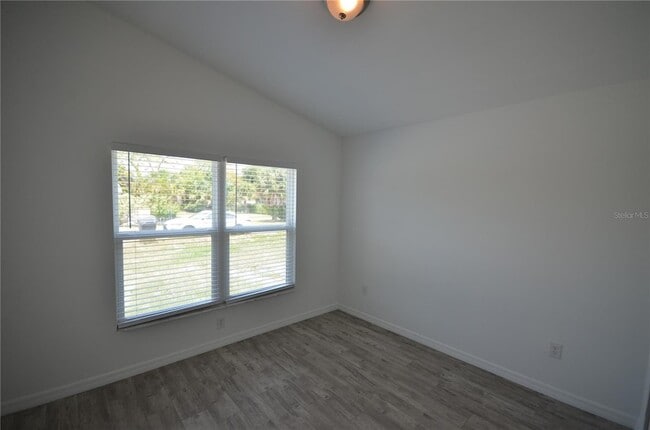 Foto del edificio - 2225 Carver Ave