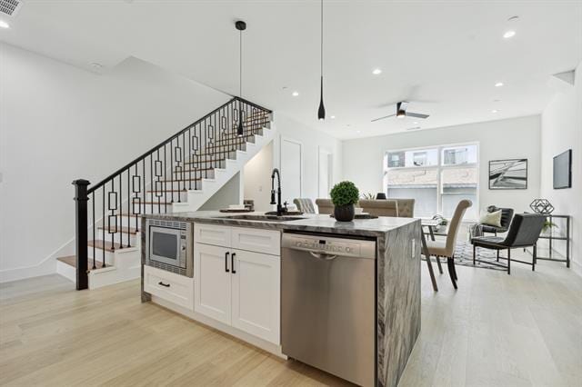 Building Photo - 426 Melba St