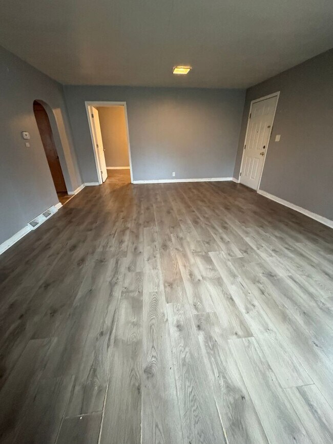 Foto del edificio - 1701 Onalaska Ave