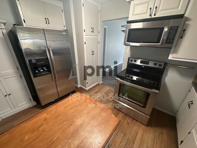 Foto del edificio - 7056 Caroline Ave