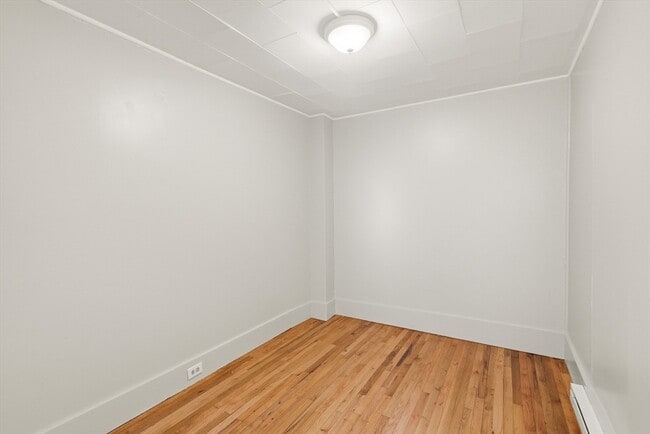 Building Photo - 48 Hubbard St