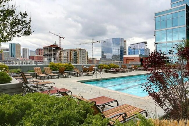 Foto del edificio - 1700 Bassett St